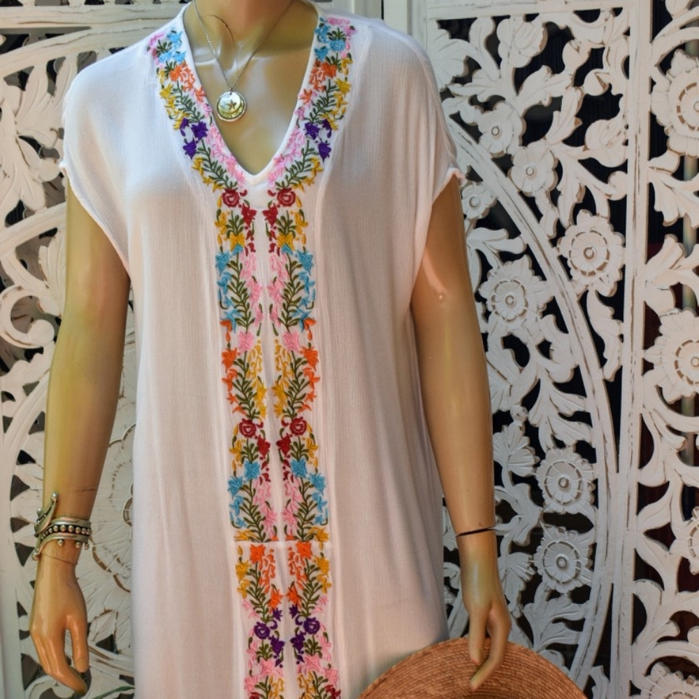 Embroidered gauze kaftan with side slits
